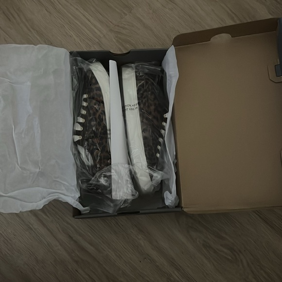 LOFT Animal Leopard Print Lace Up Sneakers - Cairo Brown - 6.5 - Picture 6 of 6